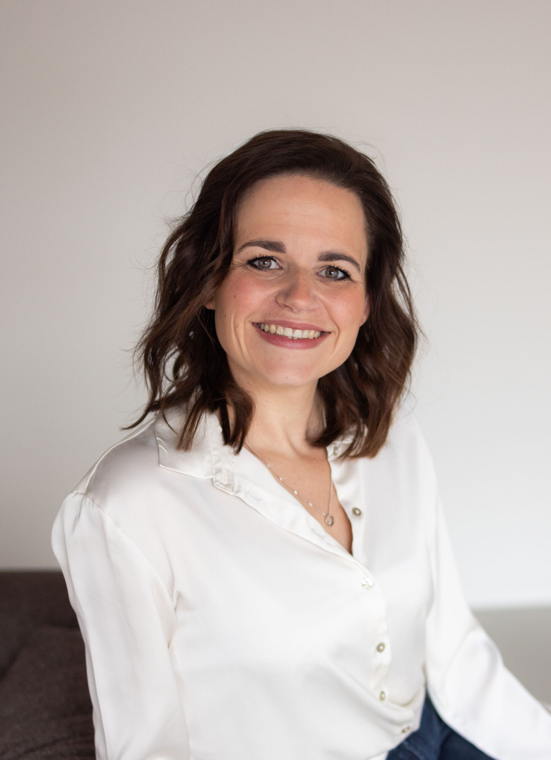 Hely Bouwmans, hypnotherapeut in Nederweert. Hypnotherapie, NLP en Time Line Therapy bij As You Connect.